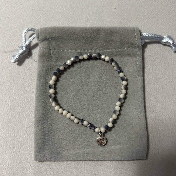 Jewelry - Multi colored stretch Liza bracelet